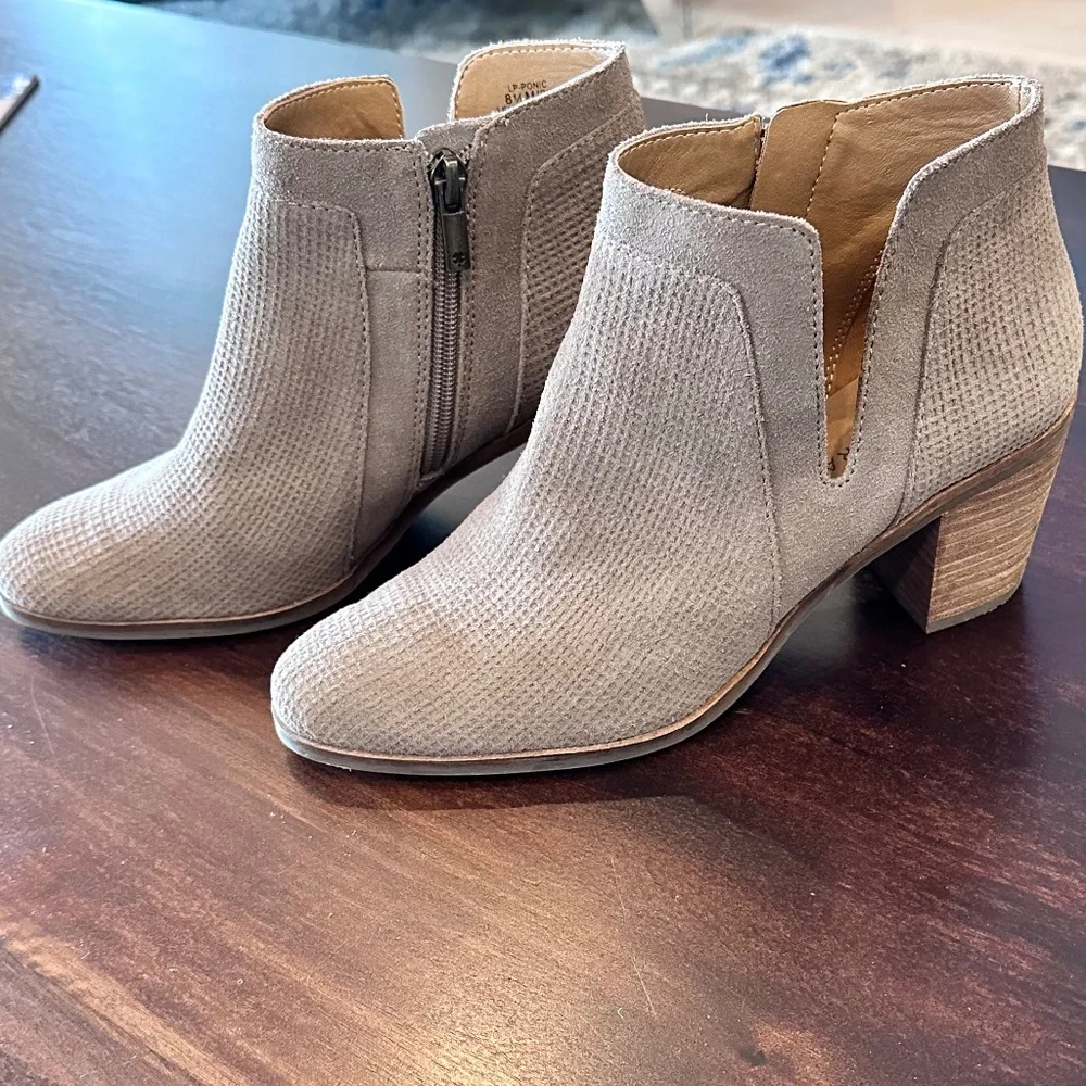 Lucky Brand Ponic Taupe Tan Suede Cutout Block Heel Booties Women Sz 8.5M US/39 - Picture 1 of 6